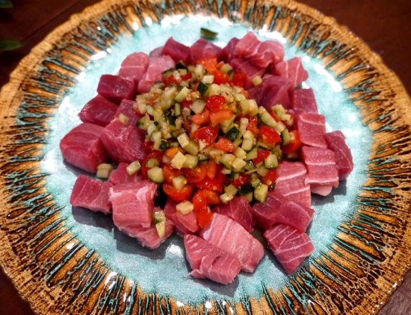 マグロのキュウリソースがけ