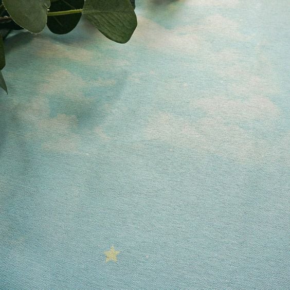 【星と月のデザイン】 青空 グラデーション 2級遮光びっくり レースカーテン付 星と月のデザイン】 青空のグラデーションをデザインした2級遮光