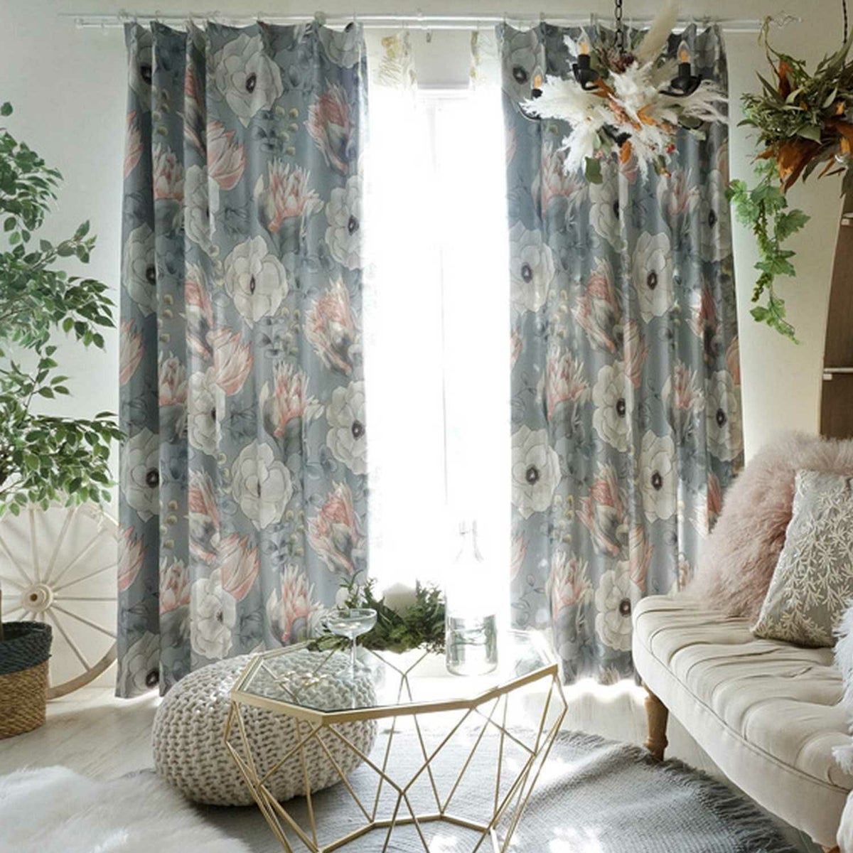 みずみずしい草花をモチーフにした2級遮光オリジナルカーテン＜チェリシュ＞