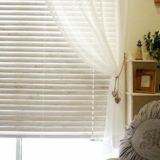 「新品未使用」びっくりカーテン　白 ウッドブラインド ANTIQUE WOOD BLIND】2色から選べるアンティーク塗装のウッド