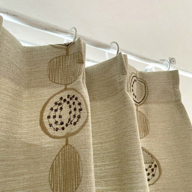 NORDAY -ノルデイ- 】 木の実の刺繍カーテン ＜foret de glands