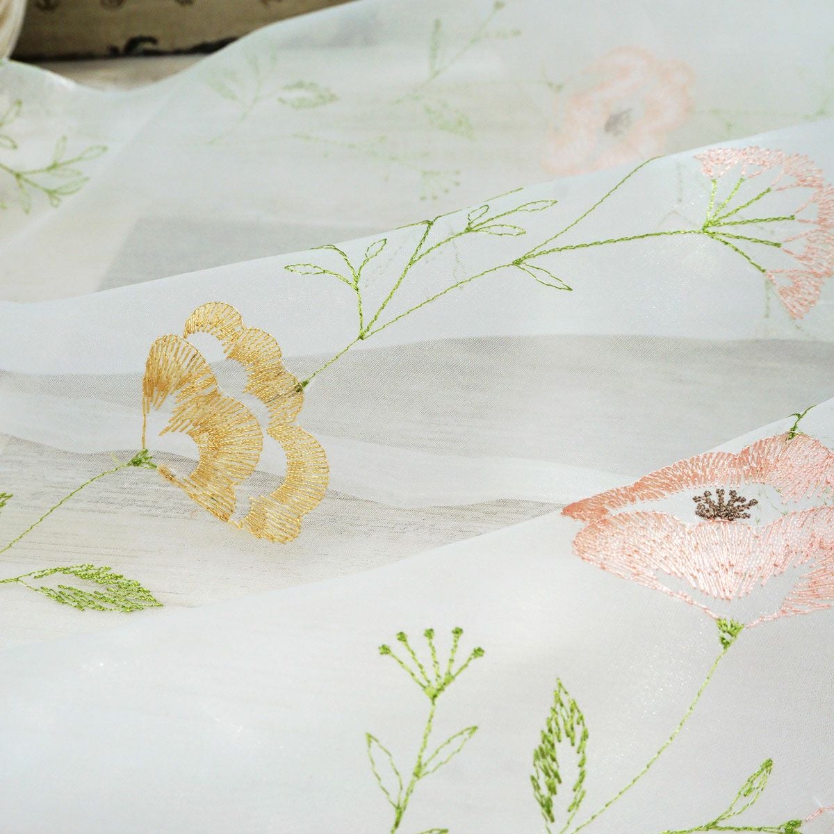 BLOOM -ブルーム- 】みずみずしい草花モチーフの刺繍レースと